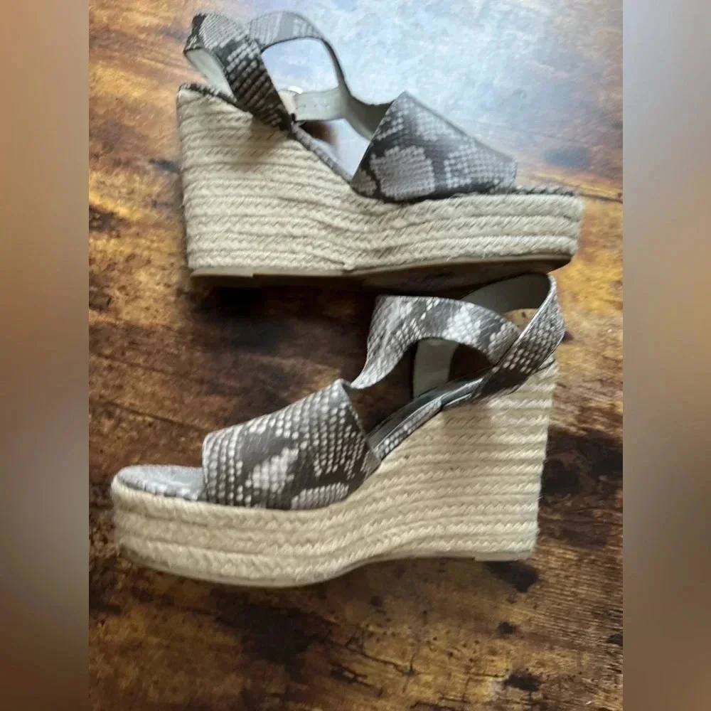 Carlos by Carlos Santana | WINNIE women’s wedge sandal. Size: 9M